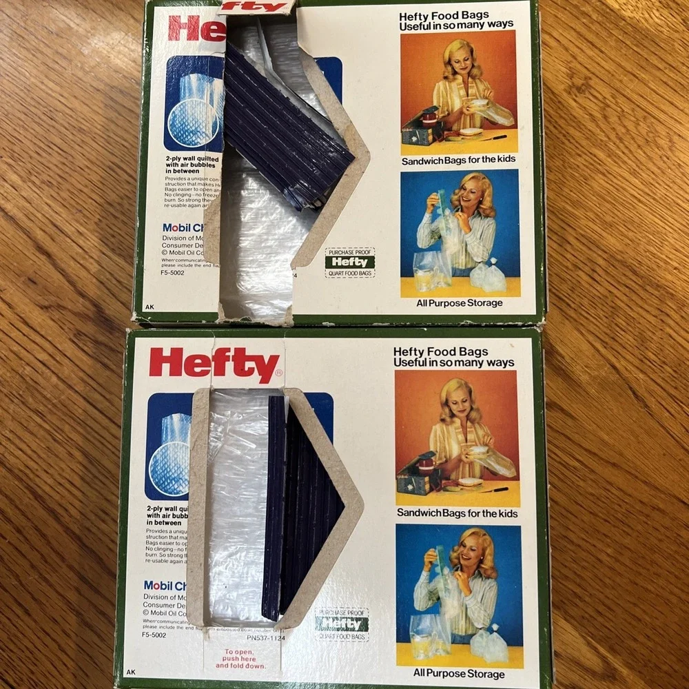 Vintage- Hefty 35-Count  One Quart Bags with Ties  Opened - READ